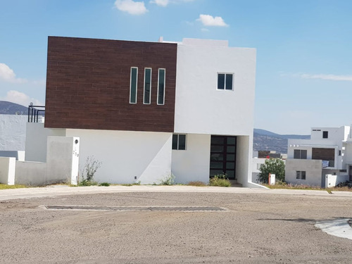 Se Vende Preciosa Residencia En Grand Juriquilla, 3 Recamara