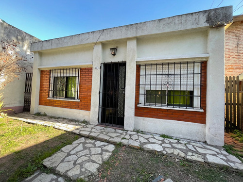 Casa En Venta En Muñiz Centro