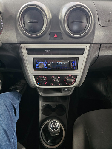 Volkswagen Saveiro 1.6 Startline Cab. Simples Total Flex 2p