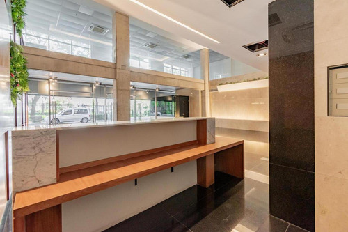 Moderno Edificio De Oficinas A Estrenar En Microcentro