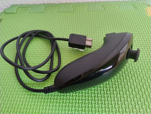 Control Nunchuk Para Wii Y Wii U Color Negro (Usado)