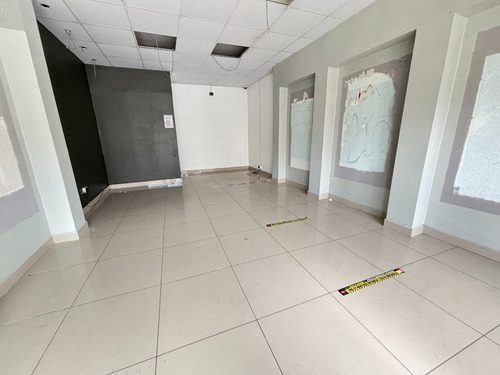 Local Comercial En Pleno Centro 1 Norte (6 Y 7 Ote)