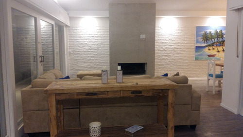 Hermosa Casa En La 8 De La Mansa Punta Del Este Para Febrero