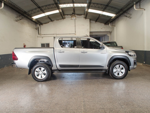 Imagen 9 de 20 de Toyota Hilux 2.8 Cd Srv 177cv 4x2