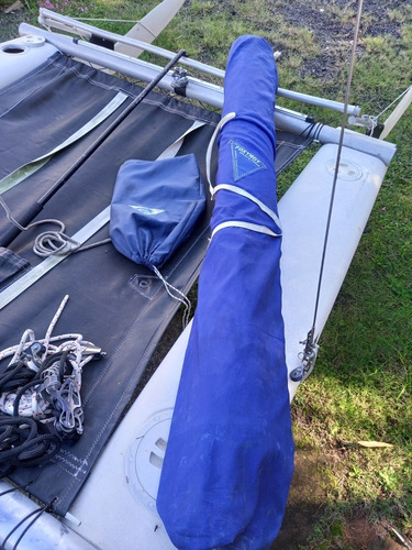 Catamarán Microcat 12