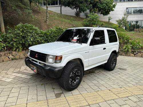 Mitsubishi Montero 3p