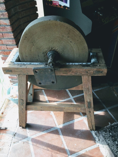 Antigua Piedra De Afilar