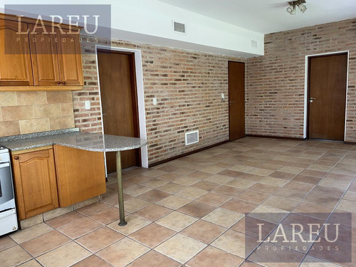 Casa En Venta Con Renta - La Delfina, Pilar