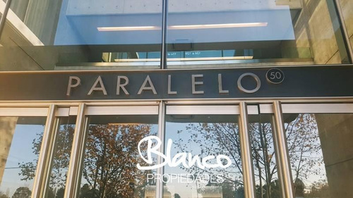 Oficina En Edificio De Categoría En Pilar - Paralelo 50
