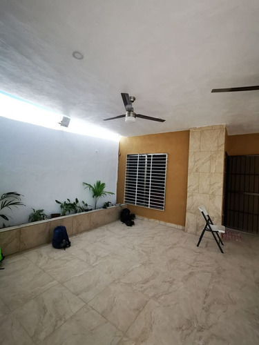 Imagen 2 de 18 de Excelente Casa Ubicada En Francisco De Montejo