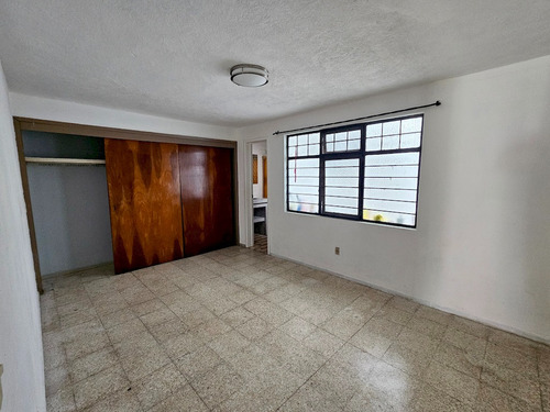 Casa Sola En Venta En Un Solo Nivel En Jardines De Cuernavaca.