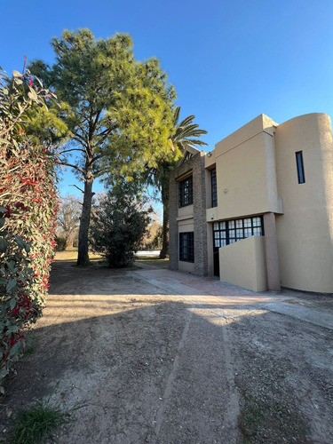 Venta. Roldan. 3 Dormitorios Piscina. Terreno Forestado De 788 M2 Permutas!!! Bajo Su Precio