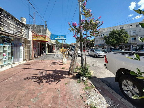 Local, Casa Y Departamento En Venta Sobre Av. Bv. Los Granaderos