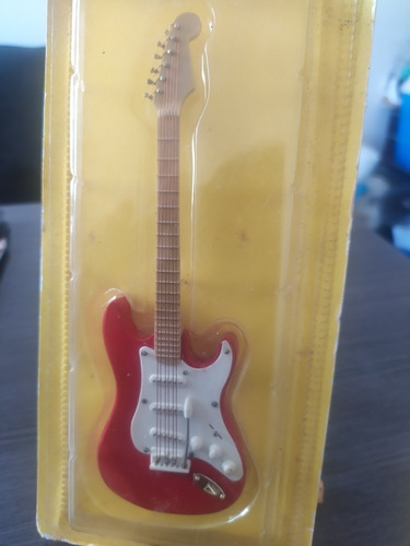 Guitarra Em Miniatura