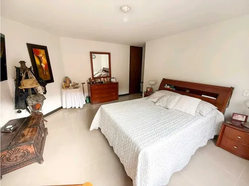 Apartamento En Venta En Conquistadores Piso Intermedio