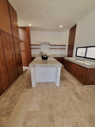 Casa En Venta En Residencial Lenora, Temozón Norte