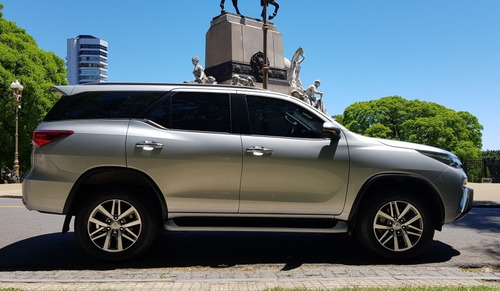Toyota Sw4 2.8 Srx 177c Mt 4x4 7as 2018