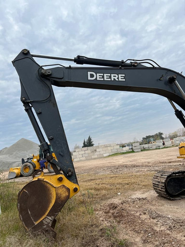 Excavadora J Deere 120 D 13 Tns Año 2010