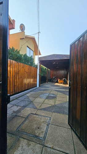 Se Vende Casa 4d+4b+2est. Barrio Las Encinas, Maipu.