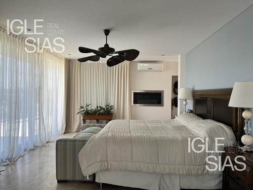 Casa Al Rio En Venta En El Barrio Albanueva
