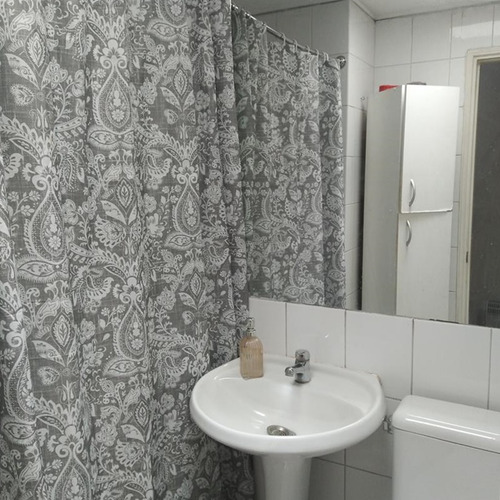 Habitación En Casa A Compartir/baño Privado