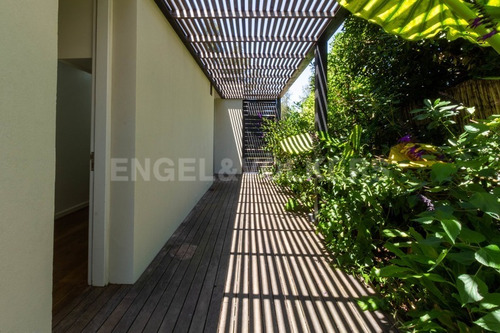Imagen 14 de 17 de Elegante Residencia En Lomas De La Tahona - Id 5360