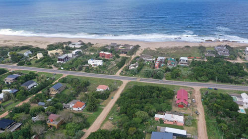 Terreno En Altos De Punta Piedras