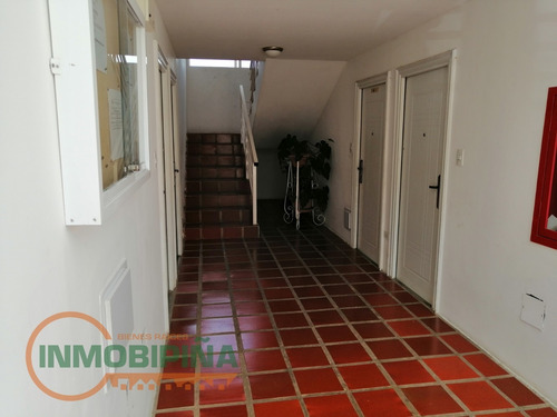 Imagen 2 de 6 de Apartamento En Alquiler - Resd. Las Palmeras I Ra