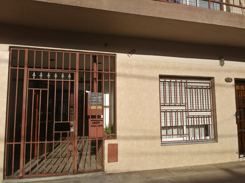 Departamento 3 Amb Con Dos Patios En Ramos Mejía Sur