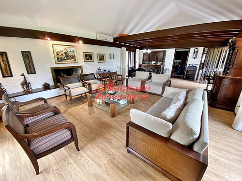 Hermosa Casa En Venta En Playa Mansa- Ref: 5740