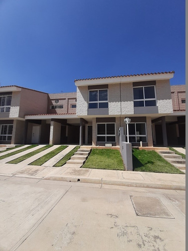 Imagen 2 de 16 de Townhouse En Venta En San Diego La Esmeralda