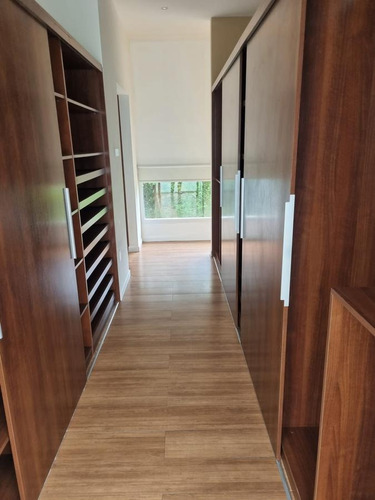 Imagen 15 de 30 de Altos De La Tahona , Casa De 300 M2 Y 1150 M2 De Terreno, 4 Dormitorios, Piscina, Minimalista !!