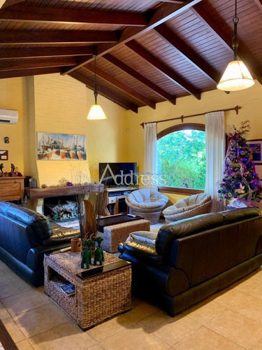 Muy Linda Casa Disponible En Alquiler De Temporada Y Anual- Ref: 3055