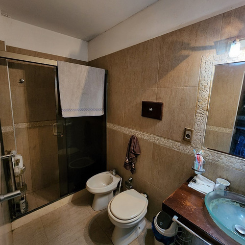 Imagen 12 de 21 de Venta Casa Malvin 4 Dormitorios (uno En Suite) Más 2 Baños Y Garaje Para 2 Autos.