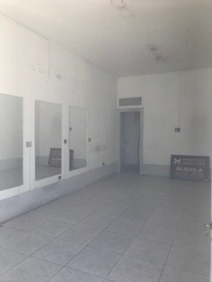 Imagen 3 de 17 de Local Comercial Sobre 12 De Octubre