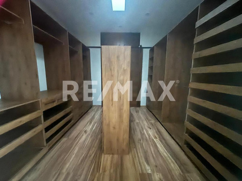 Casa En Venta En Condominio El Campanario Norte