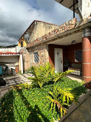 Casa Para La Venta En Naguanagua Los Candiles Conjunto Res Santa Marta   Vmlp           