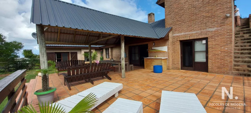 Propiedad En Venta En La Barra A Una Cuadra Y Media Del Mar