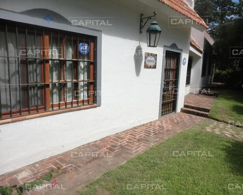 Casa En Playa Brava- Ref: 24900