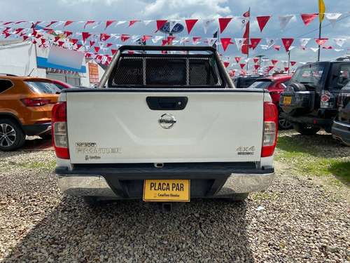 Imagen 7 de 19 de Nissan Np300 Frontier Dc Mt 4x4 2020 - 2500cc