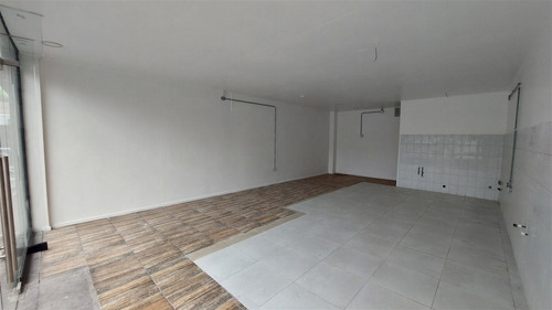 Arriendo Local En Centro Comercial Bien Ubicado En Ñuñoa