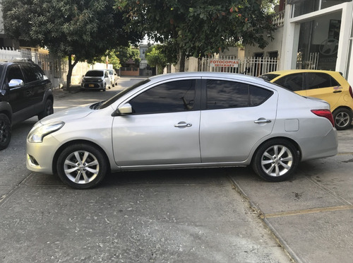 Nissan Versa Advance 2015