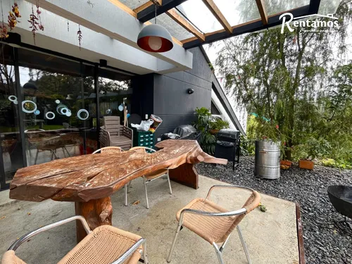 Casa En Venta En Alto Del Escobero. Cod V775211