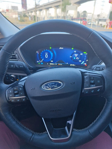 Ford Escape 2.5 Titanium Hybrid At