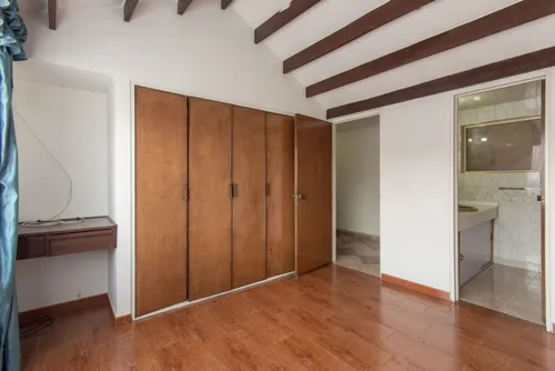 Casa En Venta En Alhambra. Cod V4582