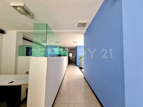 Local Comercial Con Oficinas Y Bodega En Colonia Chulavista Puebla