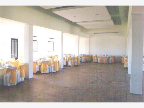 Imagen 2 de 7 de Local Comercial En Venta Villa Parrilla