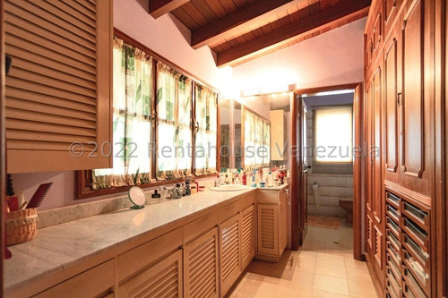 Exclusiva Casa En Venta Ubicada En Los Naranjos Del Cafetal 25-17320