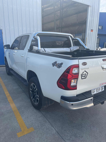 Toyota Hilux 2.8 Cd Srv 177cv 4x4 At