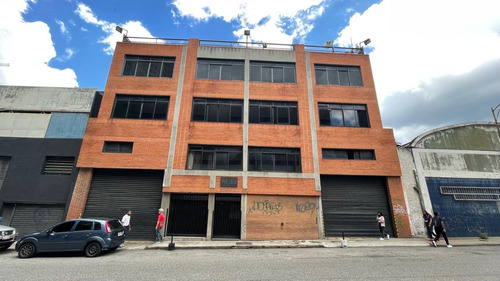 En Venta / Alquiler Edificio Industrial Boleita Sur